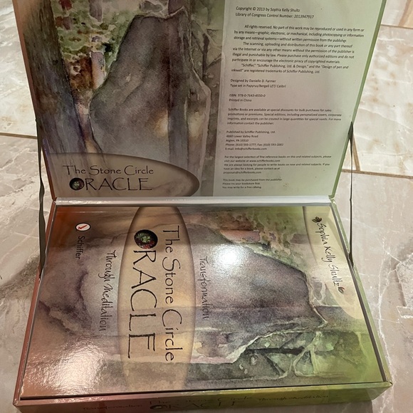 The Stone Circle OracleTransformation Through Meditation Cards; Sophia Shultz - Picture 4 of 4